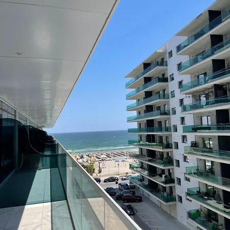 Georgia White Titanic * Năvodari