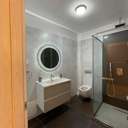 Georgia White Titanic Năvodari