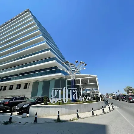 Georgia White Titanic * Năvodari